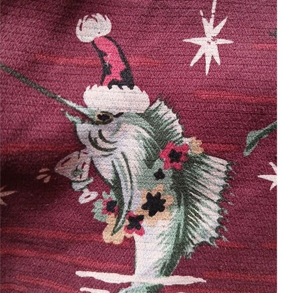 Vntg TOMMY BAHAMA Hawaiian CHRISTMAS Shirt -Hula Poinsettias Santa Hats - Picture 8 of 8